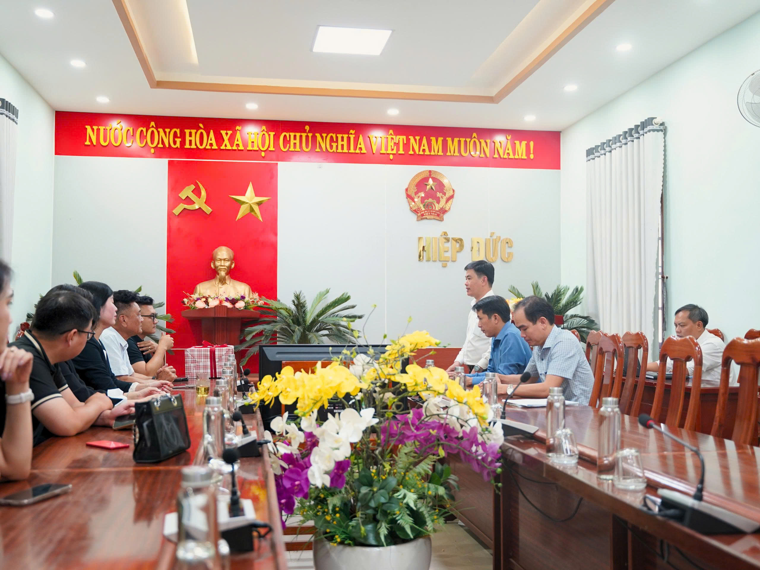Chia sẻ từ lãnh đạo địa phương về chuyến khảo sát dự án viên nén gỗ AZGroup